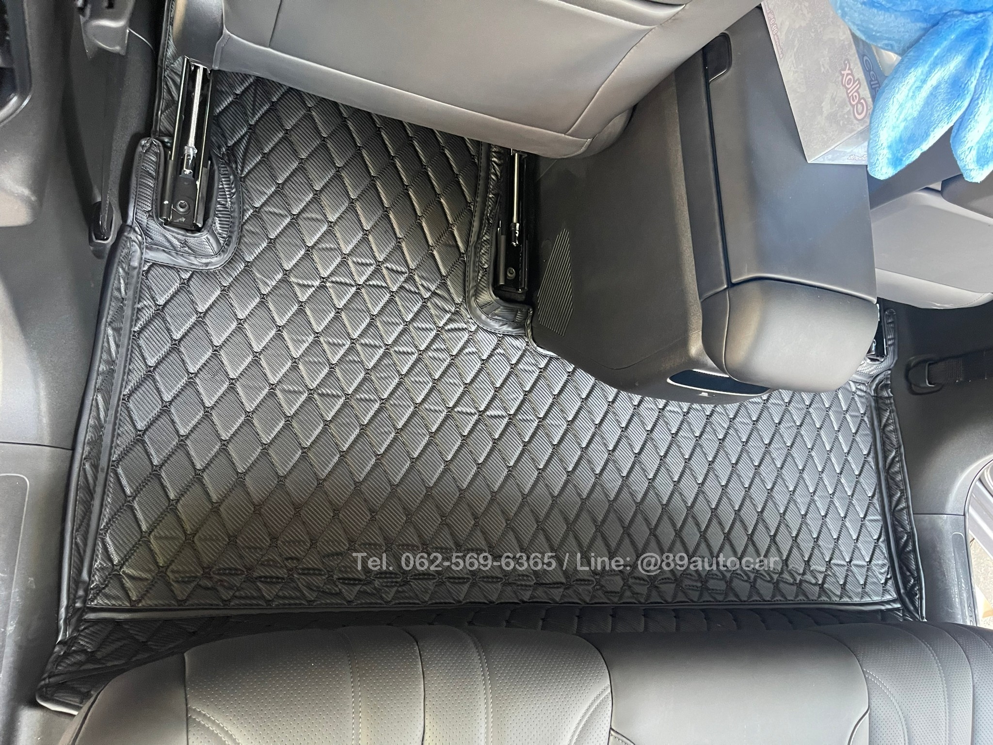 พรมรถยนต์ Aion V ปูพรม6D สีดำด้ายดำ ลายเคฟล่า เต็มคัน