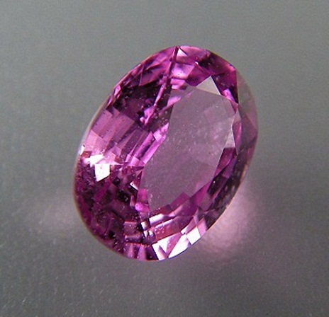 พิ้ง ซัฟฟาย(Pink Sapphire)พลอยดิบ Unheated ธรรมชาติ100% ความสะอาด SI ขนาดพลอย 5.11x7.02x3.36 mm.น้ำหนักพลอย 1.076 ct. ราคาโทรถาม