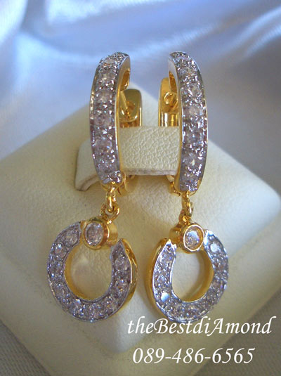 BE803+ต่างหูตุ้งติ้งเพชรแพรวพราว+สวยทันสมัยมาก แบบโมเดิ้นส์สุดๆ ไม่ควรพลาด ใส่แล้วสวย ห่วงด้านบนและตุ้งติ้งด้านล่างแบบรับกันมาก เหมือนงานร้านเพชรสุดๆๆ