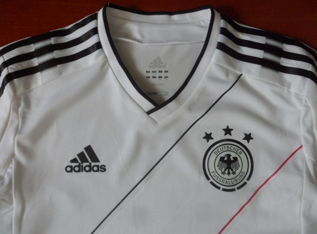 เสื้อฟุตบอล ทีมชาติเยอรมนี Player Version (TechFit) ชุดเหย้า ชุดลุยศึกยูโร 2012 ใหม่ L-Size / GERMANY Football Shirt Player Version (TechFit) Home Kit EURO 2012 Jersey NEW L-Size