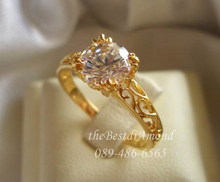 BR 918 +++แหวนเพชรเม็ดเดี่ยว ขนาดประมาณ 1 กะรัตกว่าๆ (7 มม) เรียบหรูค่ะ งามมากๆๆ มีลายฉลุที่ตัวเรือน ชุปทองแท้ 24 K 5 ไมครอน*