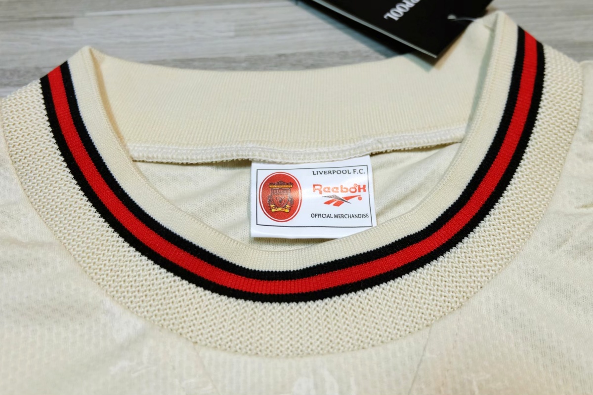 Liverpool 1996/97 Away Vintage Jersey เสื้อฟุตบอลลิเวอร์พูลย้อนยุค Carlsberg