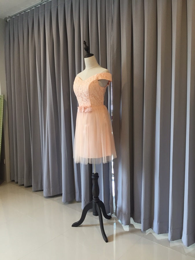 พร้อมส่ง ชุดราตรีสั้น ชุดเพื่อนเจ้าสาว PE-619 สีโอโรส แบบ C ไหล่ปาด ช่วงอกแต่งลูกไม้ เอวแต่งกลีบดอกไม้สวย (เชือกผูกหลัง)