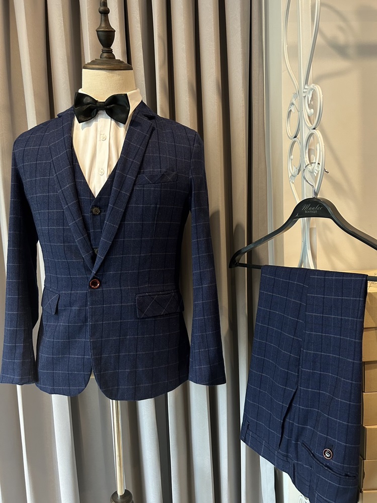 พร้อมเช่า ชุดสูทชาย สีน้ำเงิน ลายตาราง ทรงเข้ารูป สไตล์เกาหลี พร้อมเสื้อกั๊ก
