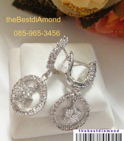 BE824RD+++ต่างหูระย้า ดอกไม้ กรอบกลม เพชรCZ +++ สวย เริ่ด ไฮโซ แบบจากร้านเพชรเลยค่ะ งานสวย เรียบร้อย ดีไซน์สวยเก๋ หรูหรา ใส่แล้วหน้าเรียวสวย เว่อร์