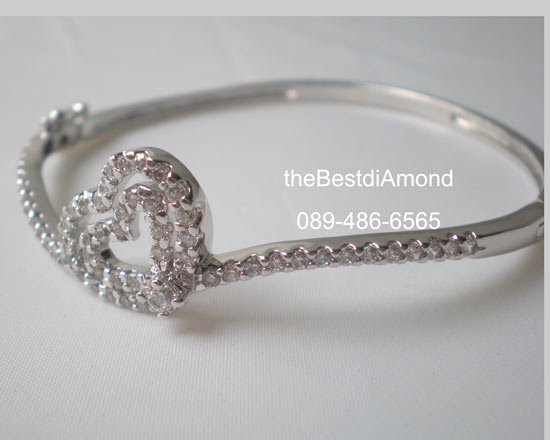 BB037RD+++กำไลเพชร 2ใจประสานกัน+++กำไลวงนี้น่ารักมากๆๆ แบบเก๋ไก๋ ลงตัว Modern ดูดี ใส่แล้วเริ่ด เพชรสวยมากๆๆ