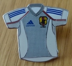 เข็มกลัด ฟุตบอล ทีมชาติญี่ปุ่น - AWAY KIT ฟุตบอลโลก 2002 ใหม่ / JAPAN Football Club Pin - AWAY KIT WORLD CUP 2002 NEW