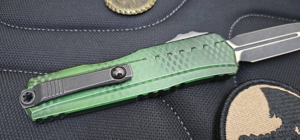 Microtech Cypher II D/E - Green X-51 Handle - Tumbled Black Blade