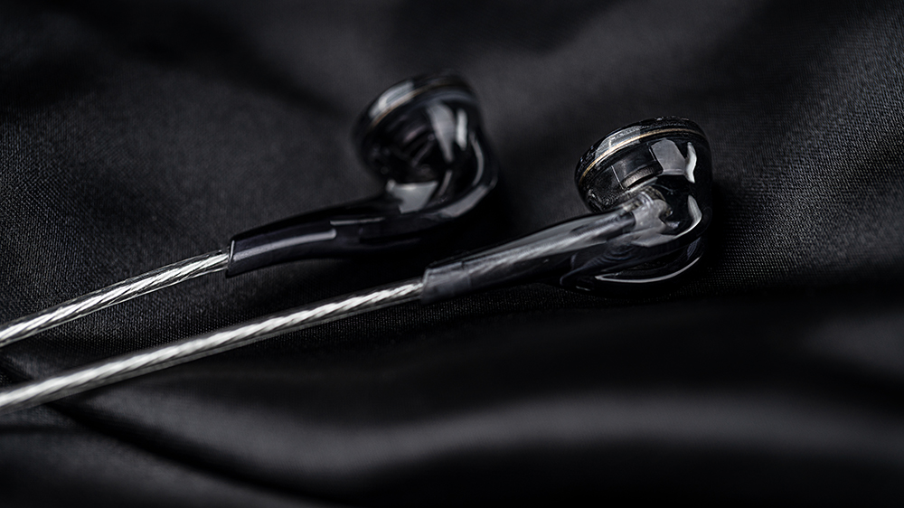 ขาย FiiO EM5 หูฟัง Earbud เทพ ไดรเวอร์ Dynamic เคลือบ Beryllium