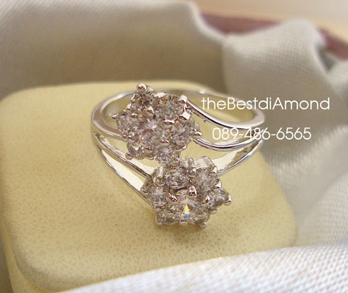 BR426RD++แหวนเพชร cz ดอกไม้ 2 ดอกแบบ2+++ดีไซน์น่ารัก เป็นแหวนดอกไม้ 2 ดอก ดูงดงาม อ่อนช้อย และเพชรเล่นไฟดีมากๆๆๆ ดอกไม้วางเหลื่อมๆกันพองาม