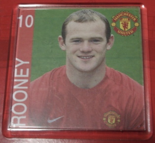 แม่เหล็กติดตู้เย็น ฟุตบอล สโมสรแมนเชสเตอร์ ยูไนเต็ด - #10 รูนี่ย์ HOME KIT 2007/09 ใหม่ / MANCHESTER UNITED Football Club Magnet - #10 ROONEY HOME KIT 2007/09 NEW
