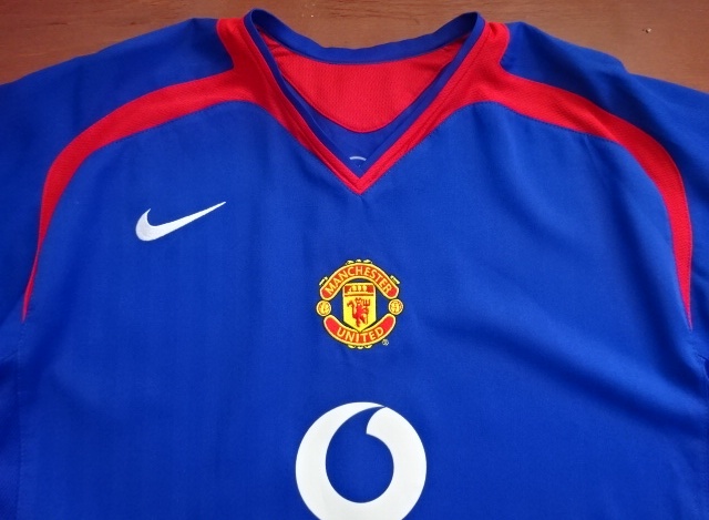 เสื้อฟุตบอล ทีมสโมสรแมนเชสเตอร์ ยูไนเต็ด ชุดเยือน 2005/06 XL-Size / MANCHESTER UNITED Football Shirt Away Kit 2005/06 Jersey XL-Size