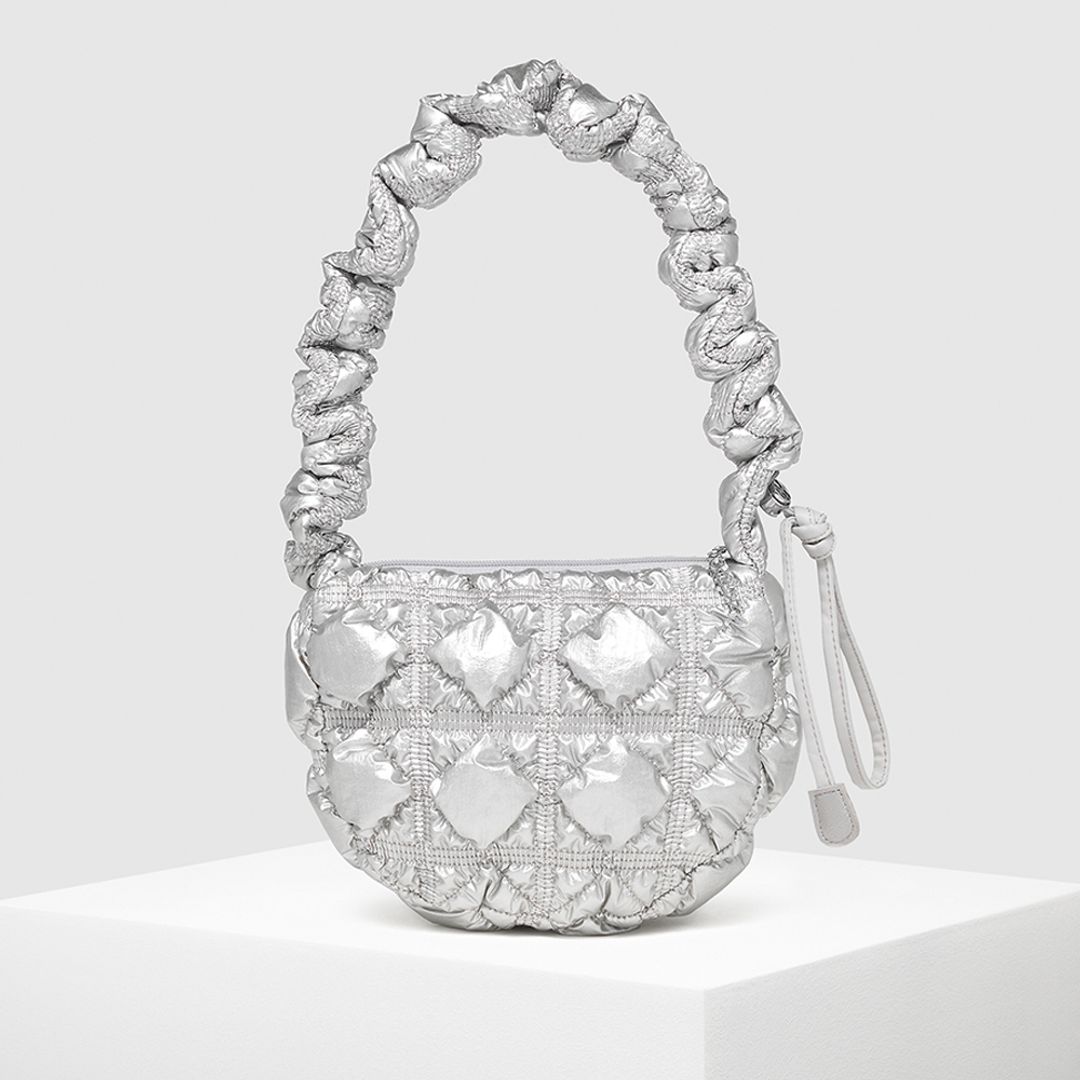 PRE กระเป๋า #Carlyn Bag รุ่น Poing สีเงิน 21x17x7 CM (นำเข้าของแท้ 100%) - นำเข้า 10-25 วัน-