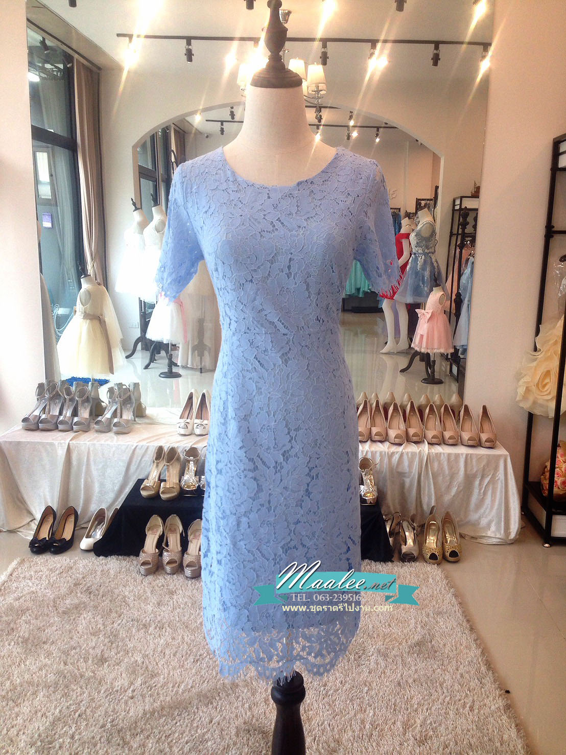 พร้อมส่ง ชุดเดรส สีฟ้า ลูกไม้อย่างดีทั้งตัว ซับในทั้งตัว กระโปรงคลุมเข่า เข้ารูปสวย ผ้ายืดได้เล็กน้อย ใส่สบาย เนื้อผ้าผสม Spandex (ซิปหลัง) ** เหลือเฉพาะไซส์ L **