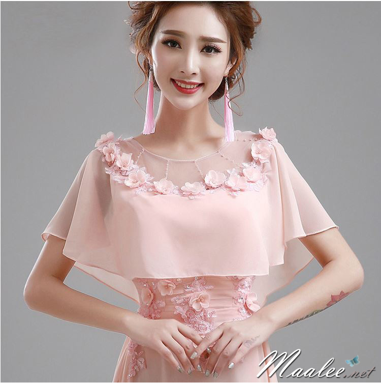 พร้อมเช่า ชุดราตรียาว แบบปิดไหล่ ผ้าชีฟอง แต่งดอกและลูกปัดสวย สีชมพู