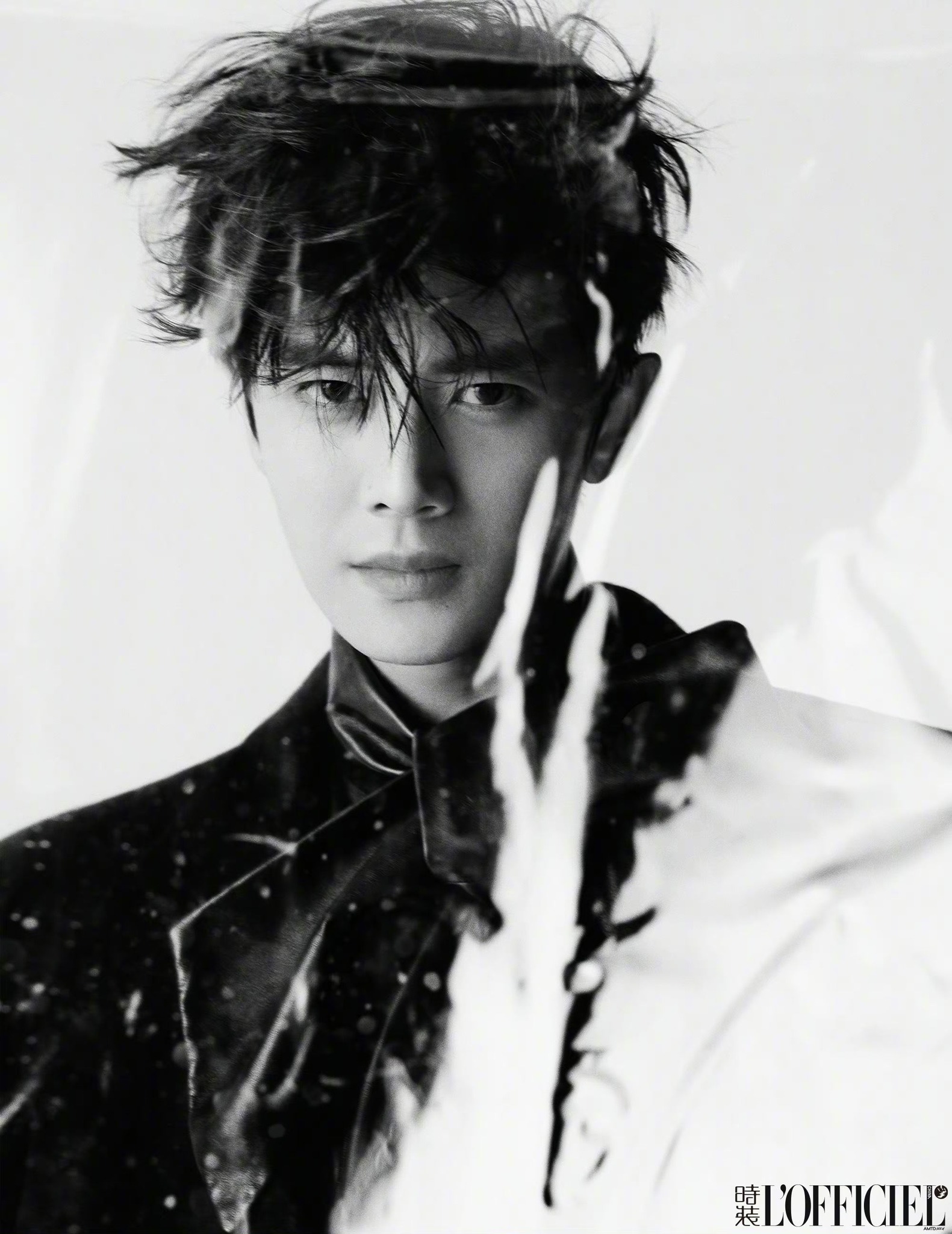 นิตยสาร L'OFFICIEL เหรินเจียหลุน เดือน 8/2023