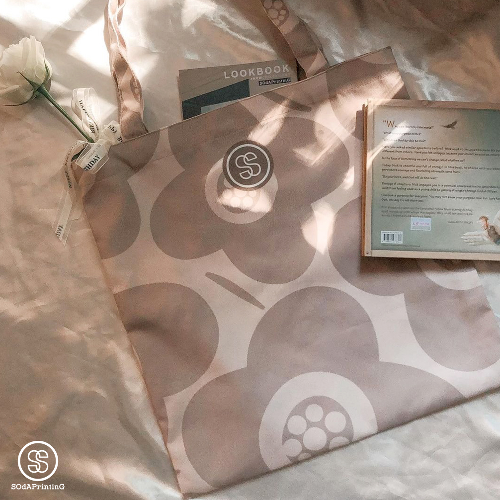 กระเป๋าผ้าแคนวาส พิมพ์ลาย Verbena White TBA0007 #SOdABag #SOdAPrintinG #กระเป๋า #กระเป๋าผ้า