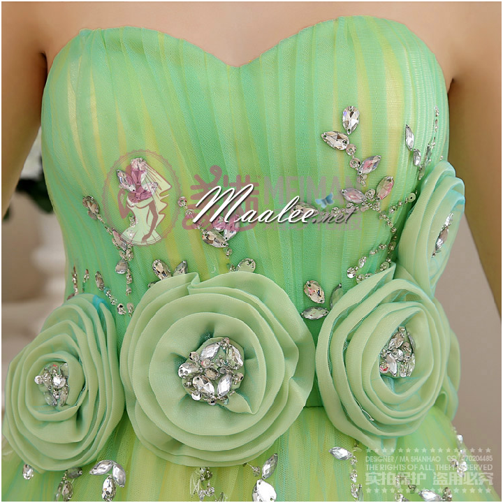 พร้อมเช่า ชุดแฟนซี เกาะอก สีเขียว อกจับจีบปักเลื่อม และดอก น่ารักมาก ใส่ถ่ายพรีเวดดิ้งได้