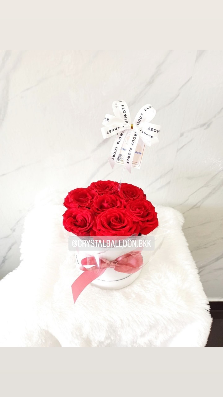 Flower Box Size S กล่องดอกไม้สด ดอกกุหลาบจีน คัดเกรด 8-10 ดอก คละขนาด พร้อมตกแต่ง