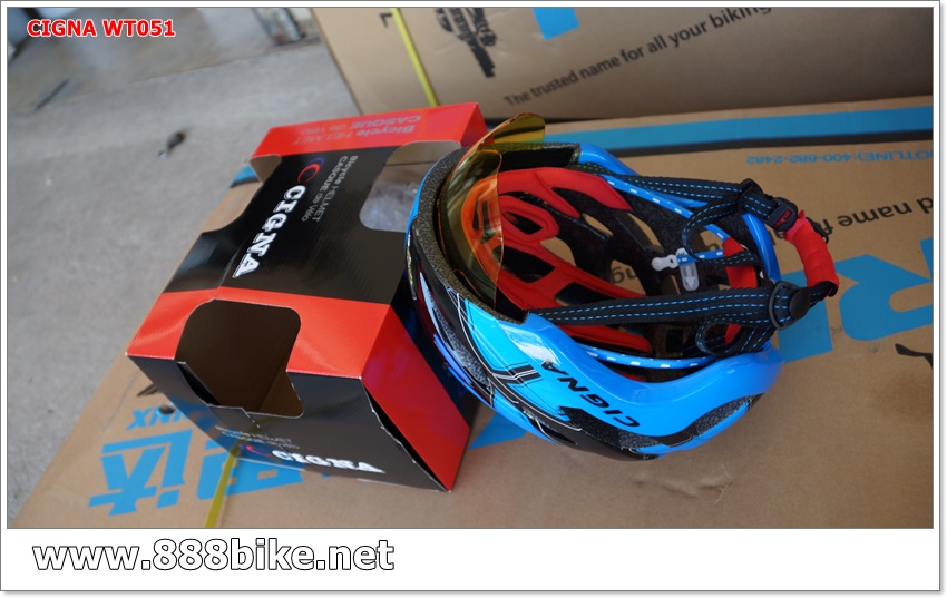 หมวกจักรยานมีแว่น CIGNA รุ่น WT051 งานอบ Inmold (มี1เลนส์) มีสีชมพู