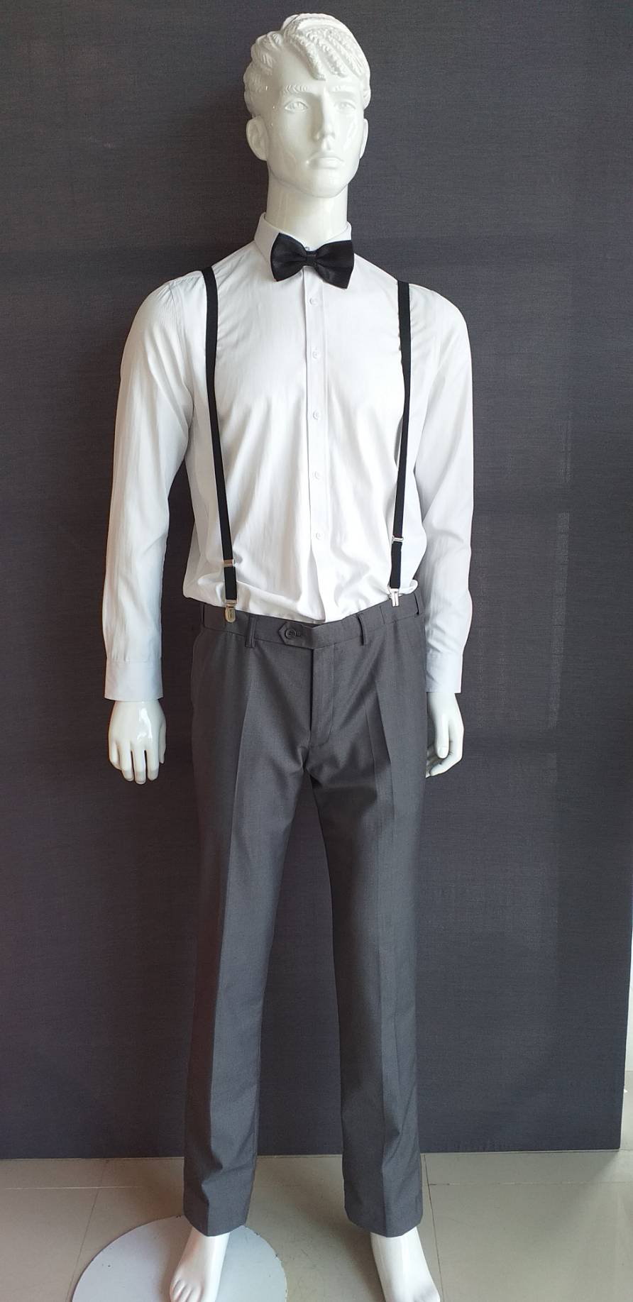 พร้อมเช่า ชุดสูทชาย สีเทาเข้ม เข้ารูป พร้อมเสื้อกั๊ก