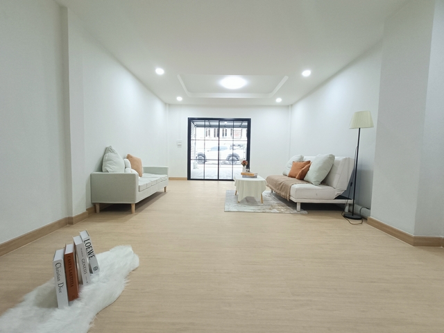 ขายทาวน์เฮ้าส์หมู่บ้านปัฐวิกรณ์ รามอินทรา 44 รีโนเวทใหม่ 2 ห้องนอน 2 ห้องน้ำ พร้อมอยู่ ฟรีโอน