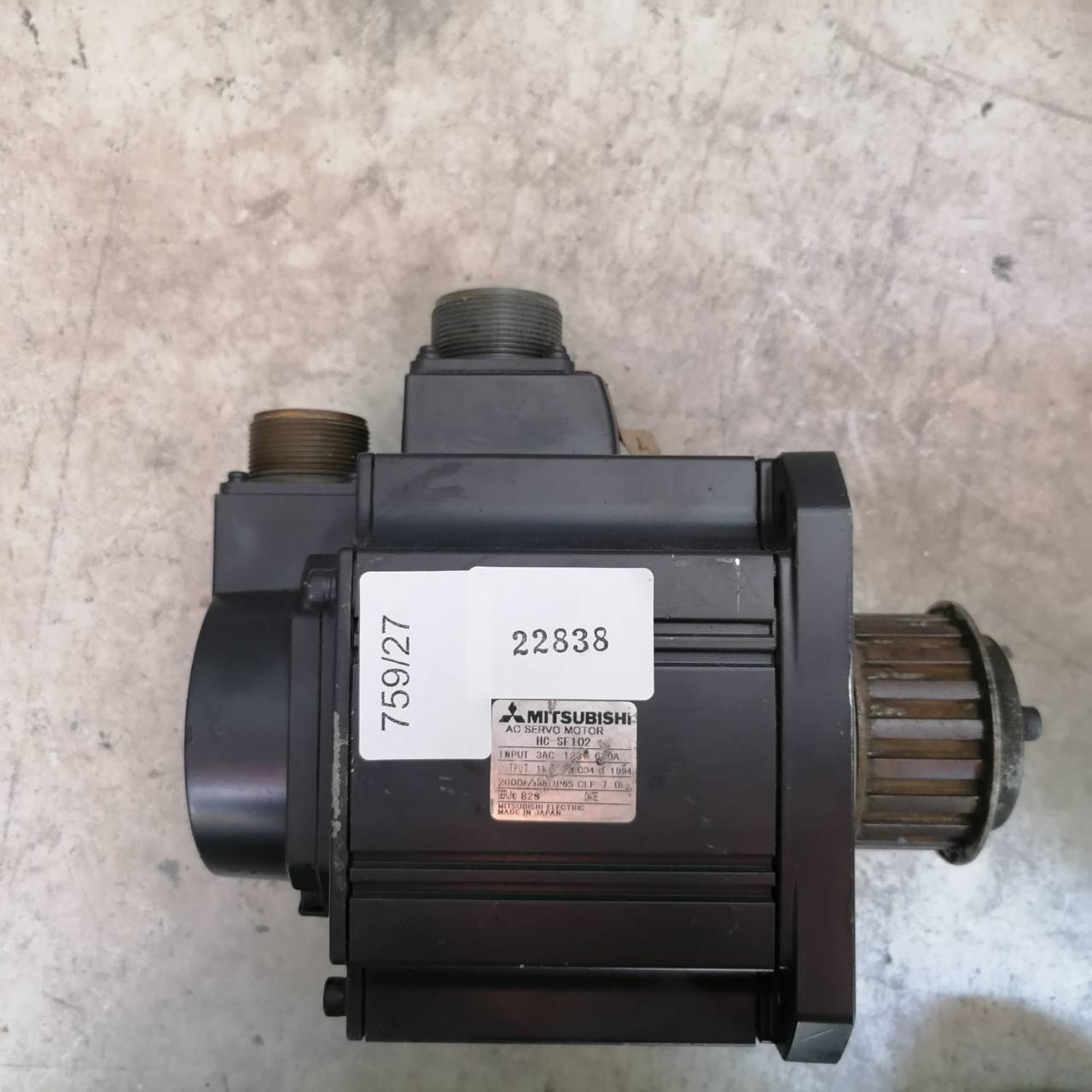 SERVO MOTOR “ MITSUBISHI ” รุ่น HC-SF102