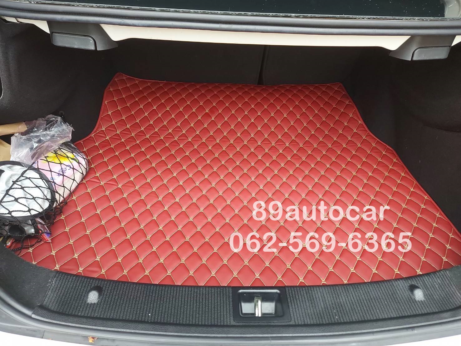 พรมรถยนต์ Benz C180 Coupe W204 ปูพรม6D สีแดงไวน์ + ท้าย เต็มคัน