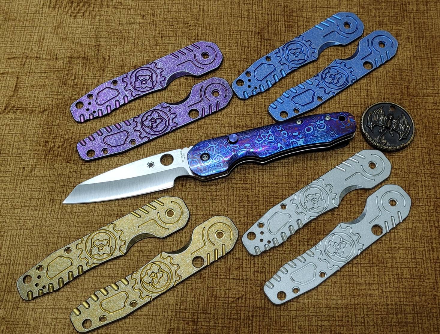 Smock Knives Custom Scales Titanium Grid V3