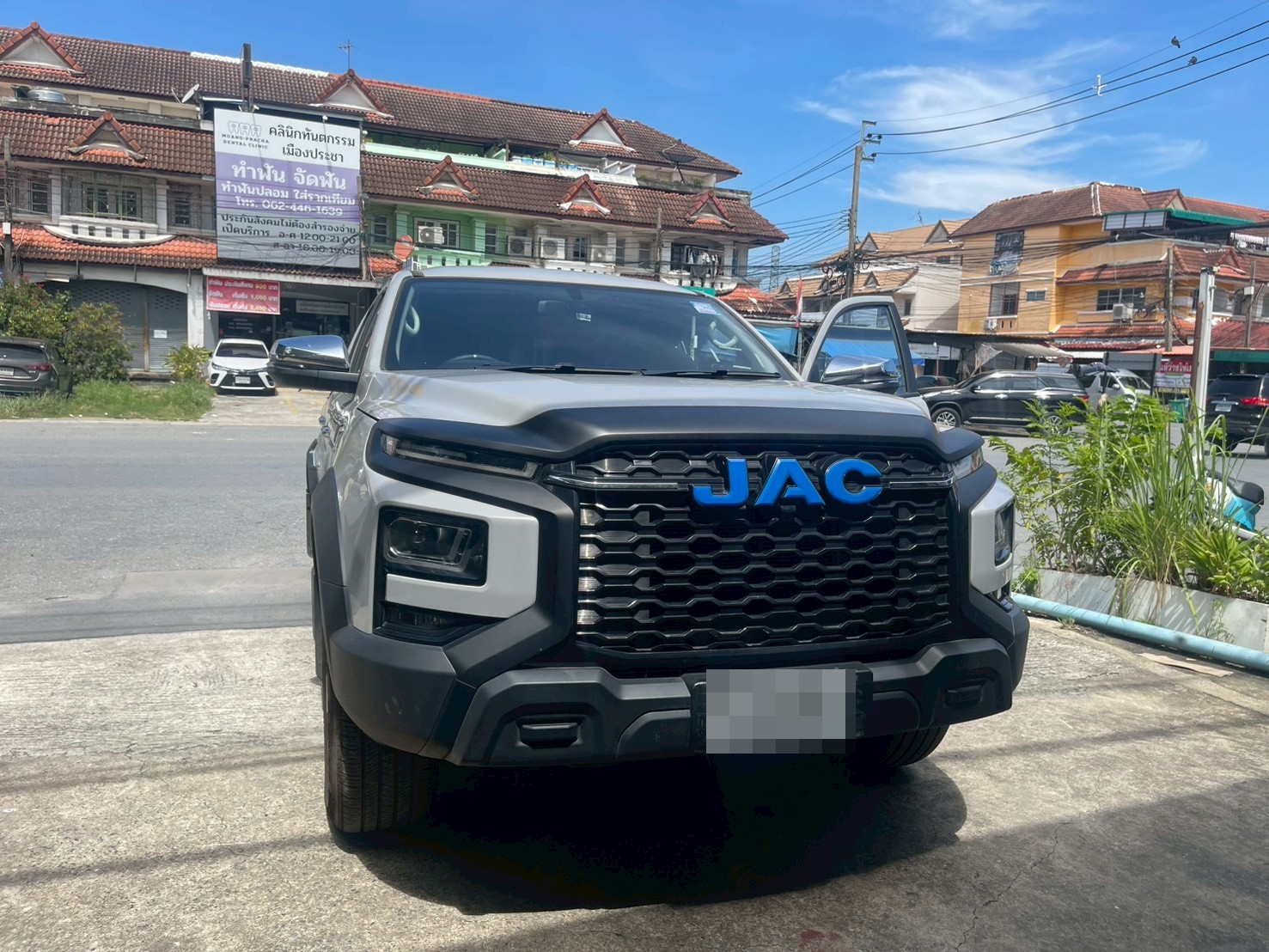 พรมกระดุมปูพื้นรถ JAC T9 สีดำขอบดำ เต็มคัน