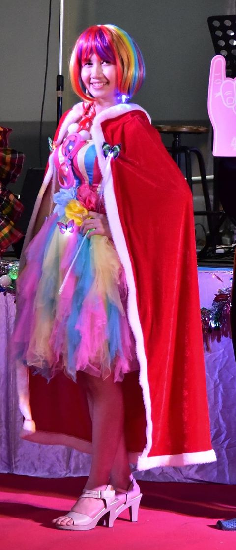 พร้อมเช่า ชุดแฟนซี เกาะอก ชุดราตรีสั้น สายรุ้ง Rainbow น่ารักมากมาย กระโปรงสีสวย