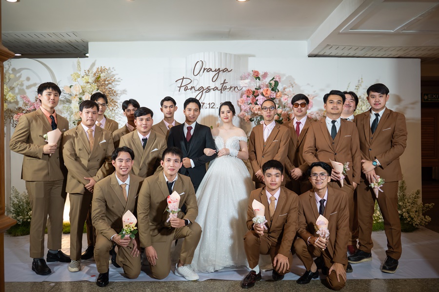 พร้อมเช่า ชุดสูทชาย สีน้ำตาล คลาสสิก รุ่นกระดุมเดียว (พร้อมเสื้อกั๊ก)