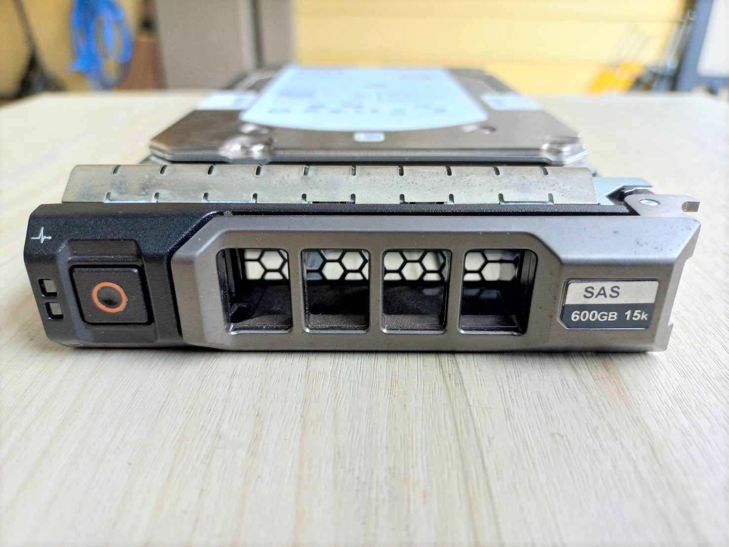 05XTFH, 5XTFH, ST3600957SS Dell 600-GB 6G 15K 3.5 SAS SED wF238F