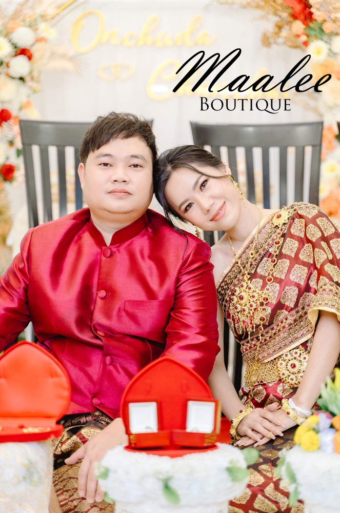 พร้อมเช่า ชุดแต่งงานไทยประยุกต์ สีแดง