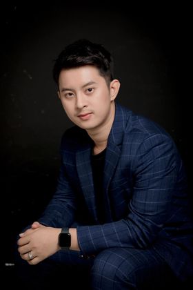 พร้อมเช่า ชุดสูทชาย สีน้ำเงิน ลายตาราง ทรงเข้ารูป สไตล์เกาหลี พร้อมเสื้อกั๊ก