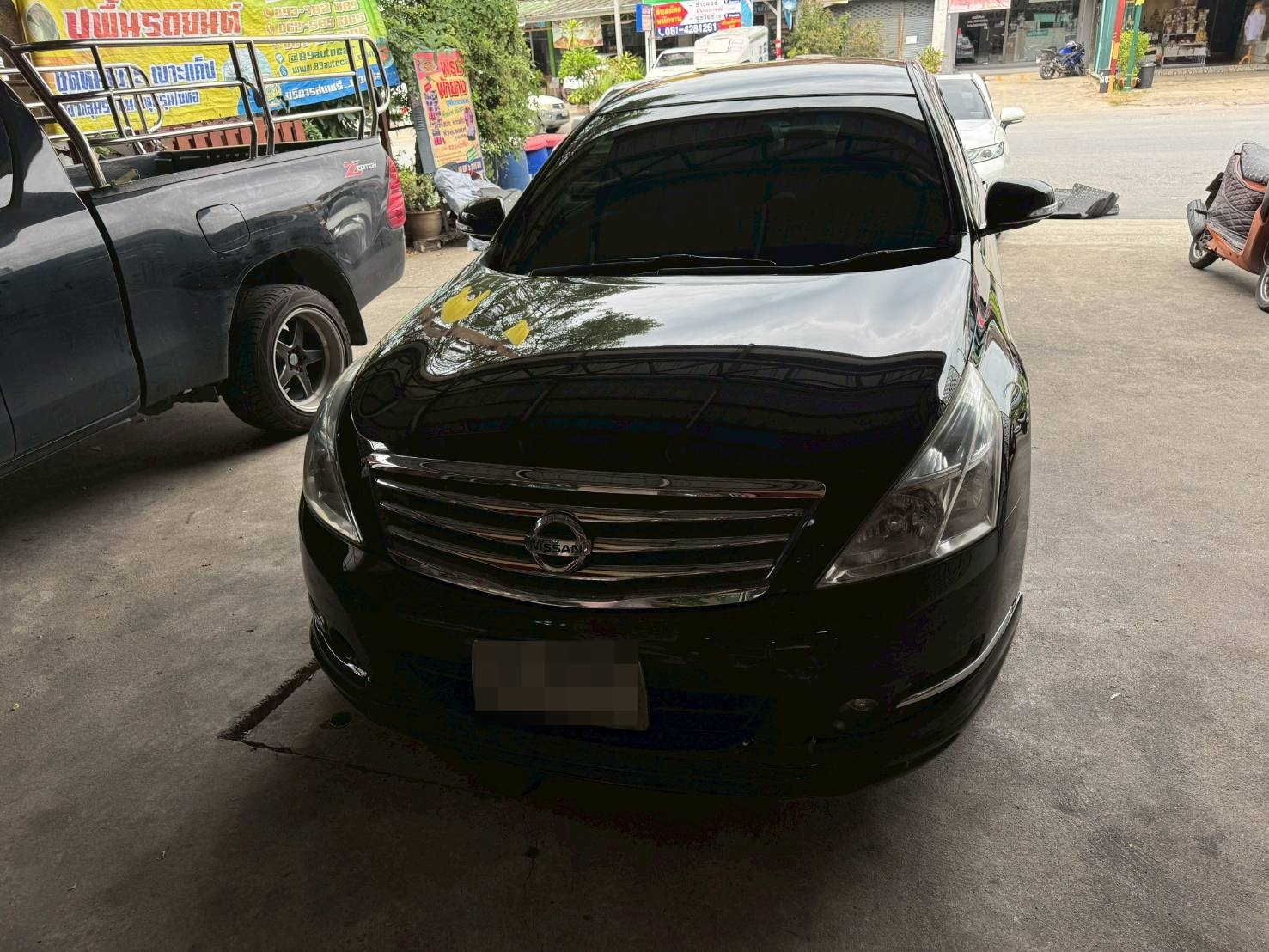 พรมปูพื้นรถยนต์ Nissan Teana 2009 รุ่น 7D สีแดงเลือดหมู + ไวนิลสีน้ำตาล ติดตั้งโดย 89Autocar