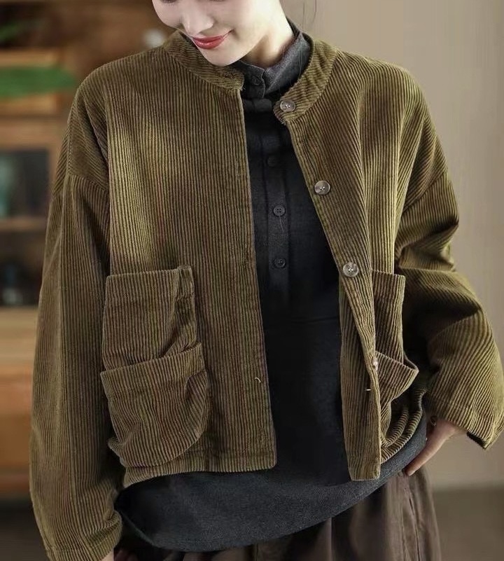 แจ็คเก็ตผ้าลูกฟูกแต่งกระเป๋าทรงโอเวอร์ไซส์