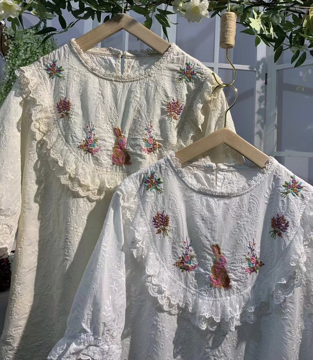 เสื้อผ้าลูกไม้ลายปักกระต่ายแต่งระบาย
