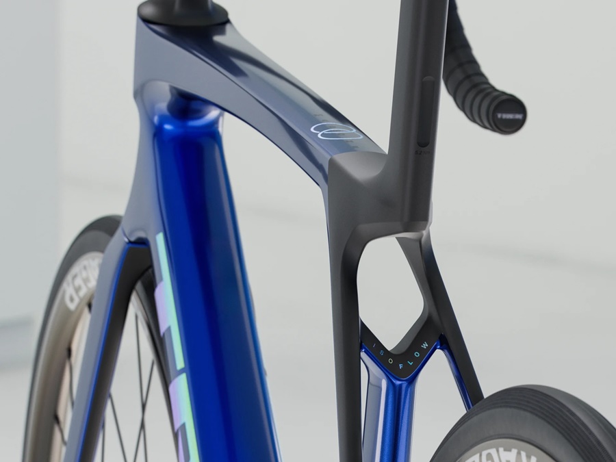 จักรยานเสือหมอบ Trek Madone SL5 Gen8 12-Speed Shimano 105 R7120 Carbon Frame