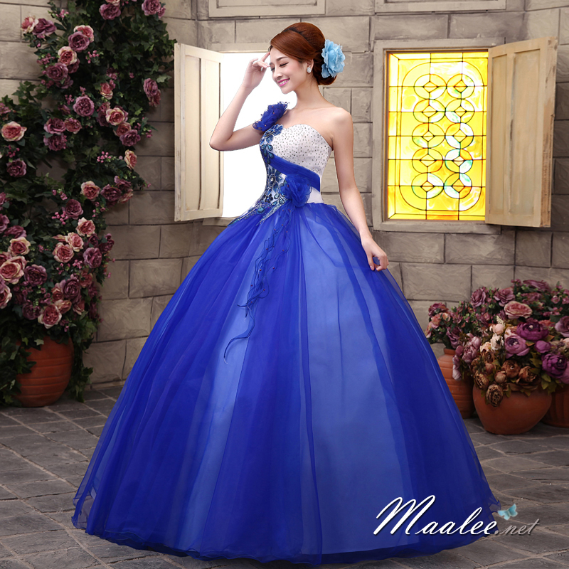 พร้อมเช่า ชุดแฟนซี ชุดราตรียาว สีน้ำเงิน เกาะอกไหล่เดียว แต่งดอกไม้ช่วงบน กระโปรงพองสวย