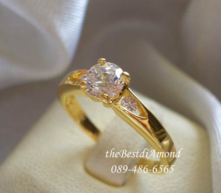 BR047+++แหวนเพชรชู เม็ดเดี่ยวขนาด 30 สต+++ แหวนแบบ Basic ใส่ได้นานไม่เบื่อ วงนี้เพชรไม่ใหญ่ ใส่ติดนิ้วได้เลย แบบเรียบๆ แต่ดูดีค่ะ