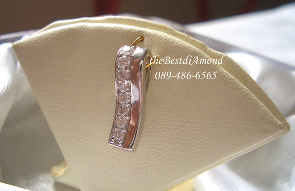 BP011RD+++จี้แถวเพชรข้าง+++จี้เก๋ๆ ด้วยการวางเพชรด้านข้าง ใส่ได้เรื่อยๆ เข้ากับเสื้อผ้าเกือบทุกแบบเลยค่ะ