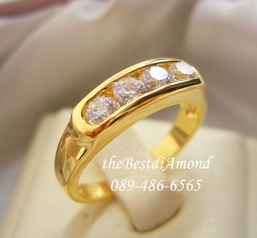 BR963+++แหวนล็อค 4 เม็ด+++แหวนแถวงามๆอีกแบบ โชว์เพชรขนาด 12 ตัง จำนวน 4 เม็ด แวววาวมากๆๆ ใส่ติดนิ้วได้ทุกโอกาส แบบนี้ใส่เป็นแหวนคู่ได้เลยค่ะ