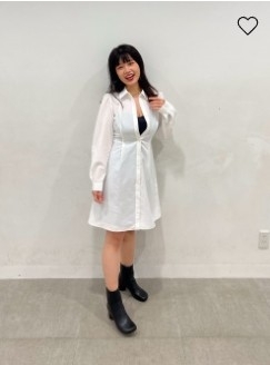 GU On Sale !!! เดรส GU สีขาว มีกางเกงสีครีม ขายเป็นเซตเลย