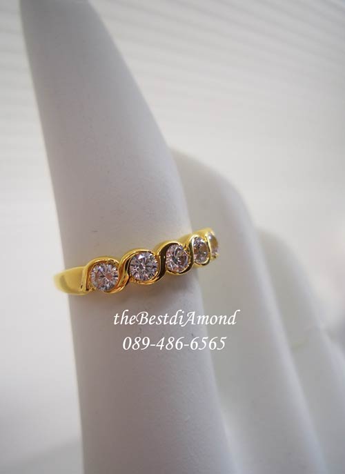 BR962+++แหวนเกลียวล็อค 5 เม็ด+++แหวนแถวงามๆอีกแบบ โชว์เพชรขนาด 12 ตัง จำนวน 5 เม็ด แวววาวมากๆๆ ใส่ติดนิ้วได้ทุกโอกาส