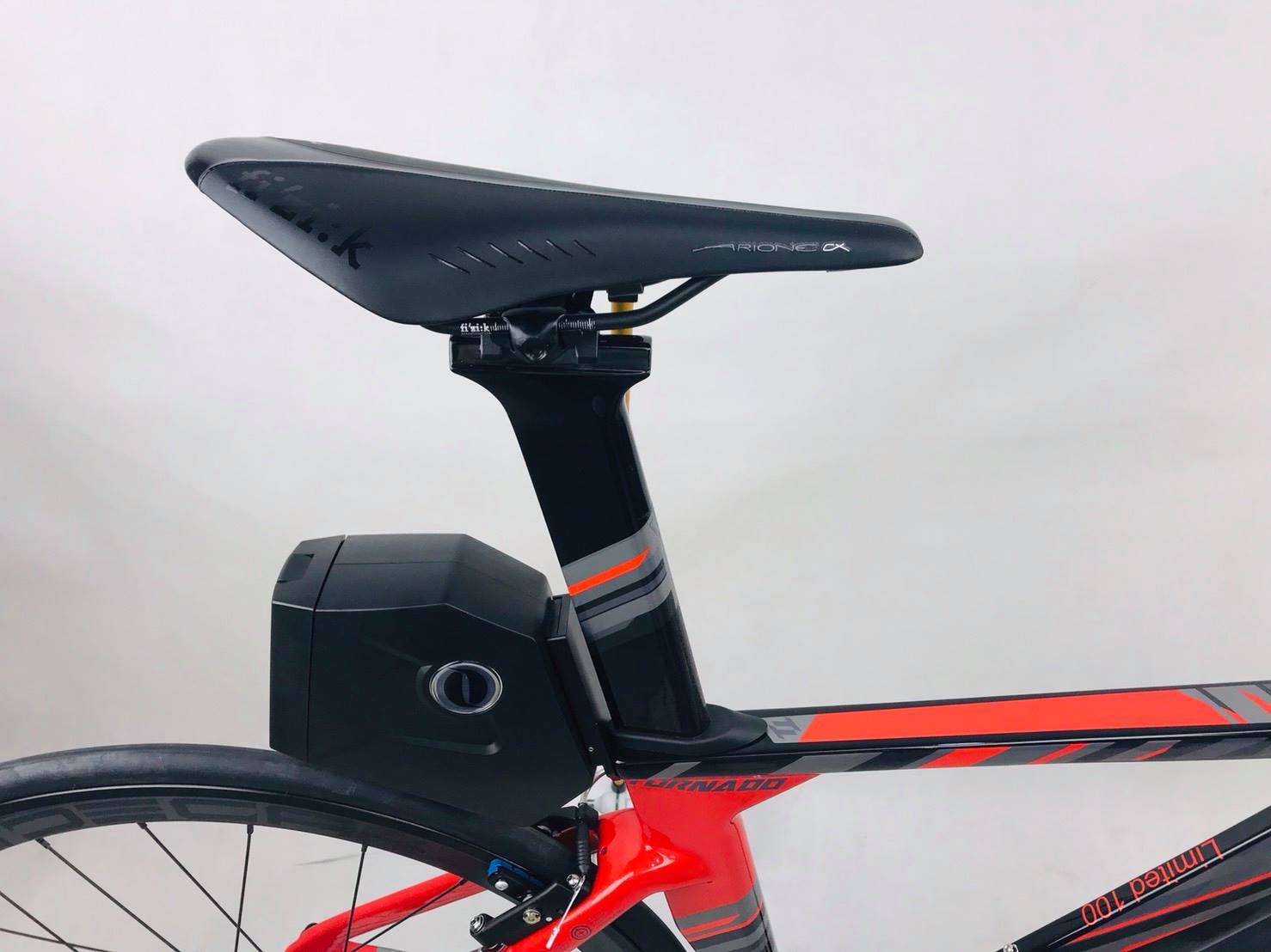 จักรยานไตรกีฬา JAVA TORNADO TT Triathlon bikes เฟรมคาร์บอน ล้อ DECA42, ชุดขับ 105 22สปีด