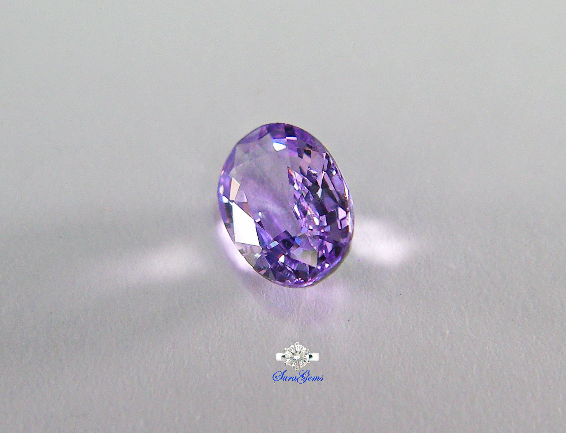 ชมพูม่วงแซฟไฟร์ ! ดิบ Pink Purple Sapphire 粉紫色藍寶石未加熱 weight 0.55 ct. Clarity VS .