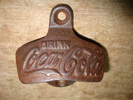 ของสะสม Coca Cola,ที่เปิดขวดโค้กคลาสิค โคคา-โคล่า Coca cola รุ่นติดผนัง