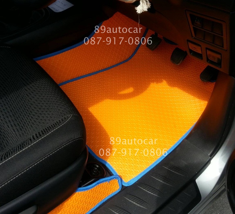 พรมกระดุมปูพื้นรถยนต์เข้ารูป Toyota Revo Cab จิ๊กซอร์สีส้มขอบฟ้า