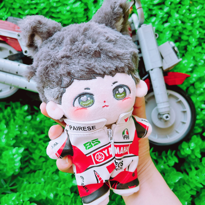 ตุ๊กตา (15 cm.) หวังอี้ป๋อ ชุดแข่งรถ